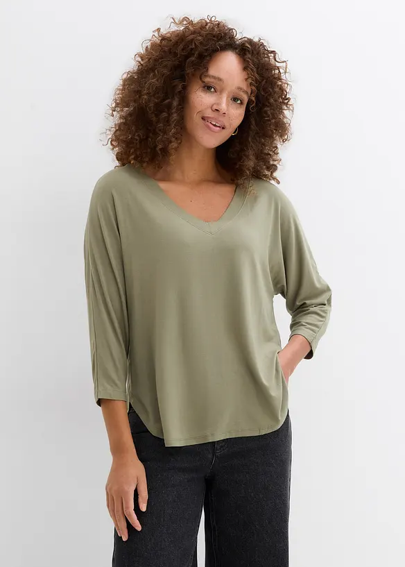 Shirt aus fließendem Viskose-Mix in grün von vorne (im Anschnitt) - bonprix