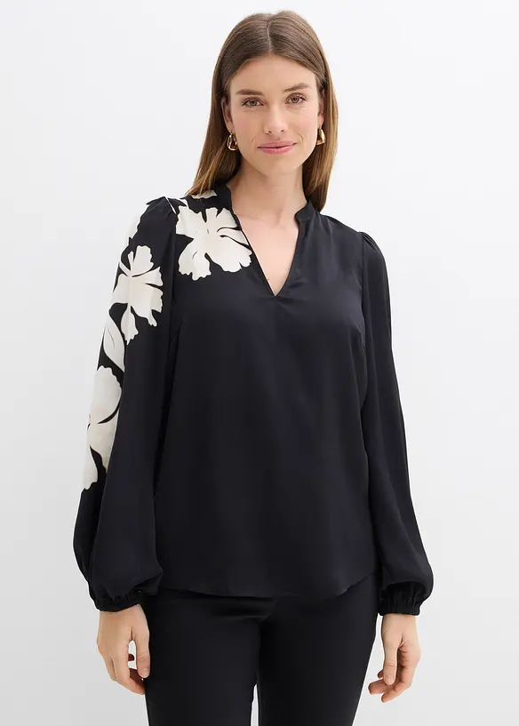 Tunikabluse aus fließendem Satin in schwarz von vorne (im Anschnitt) - bonprix
