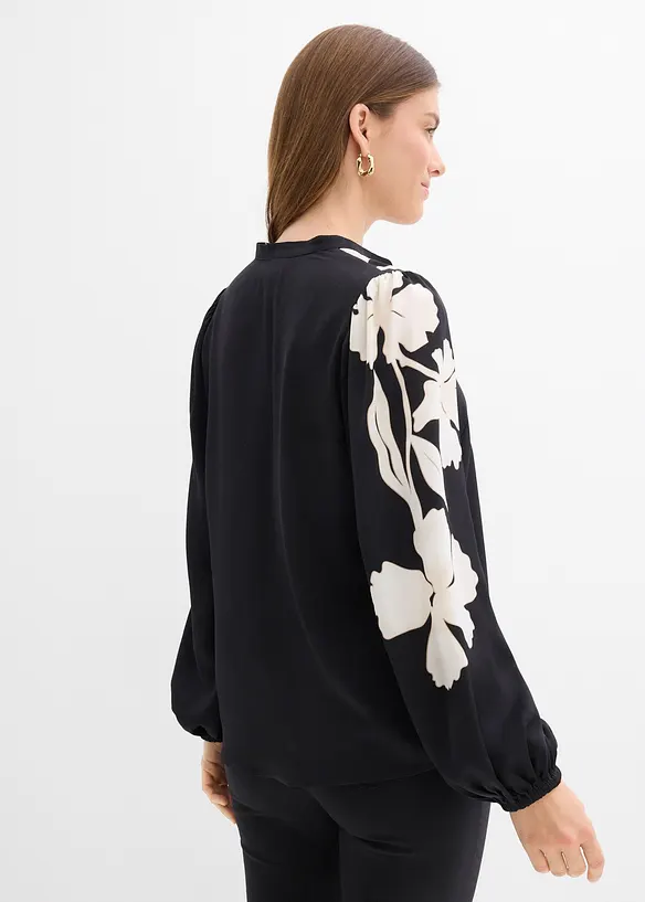 Tunikabluse aus fließendem Satin in schwarz von hinten (im Anschnitt) - bonprix