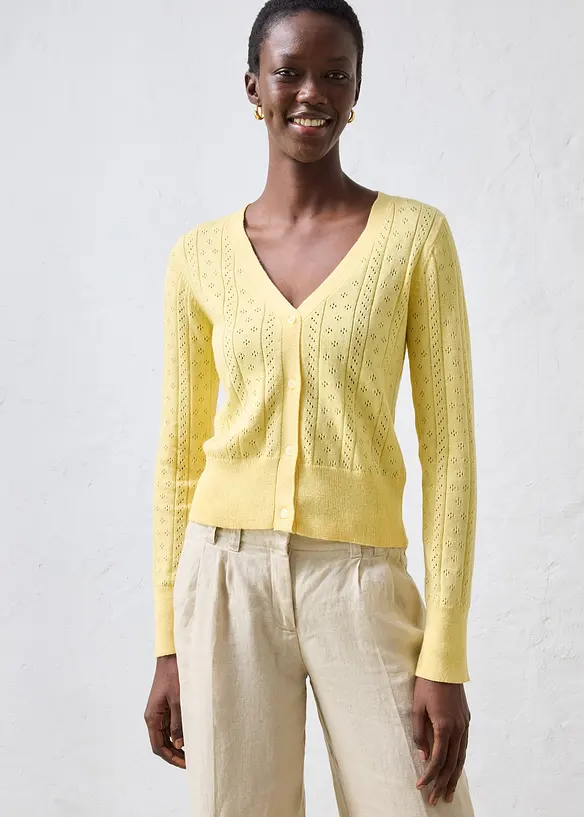 Ajour-Strickjacke mit Seidenanteil in gelb von vorne (im Anschnitt) - bonprix