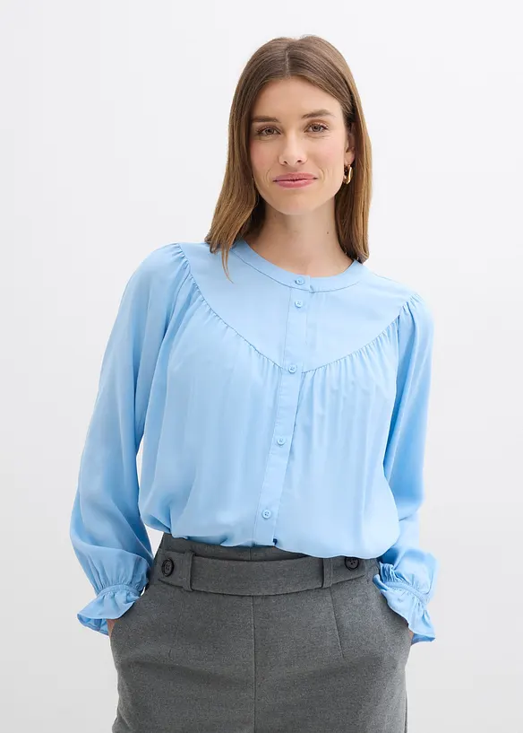Prairie-Bluse aus fließender Viskose in blau von vorne (im Anschnitt) - bonprix