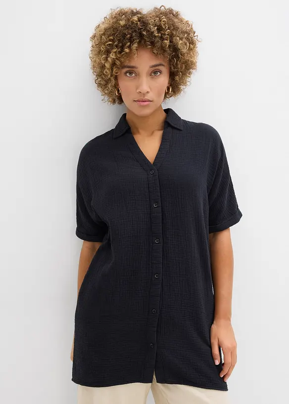 Musselin-Oversize-Longbluse aus reiner Baumwolle in schwarz von vorne (im Anschnitt) - bonprix