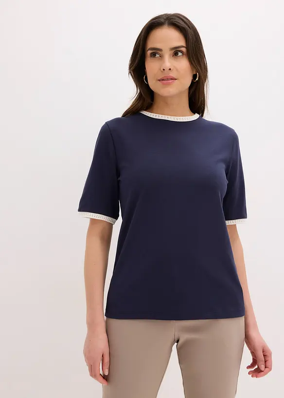 Shirt mit Spitzenborte in blau von vorne (im Anschnitt) - bonprix Shirt mit Spitzenborte in blau von vorne (im Anschnitt) - bonprix