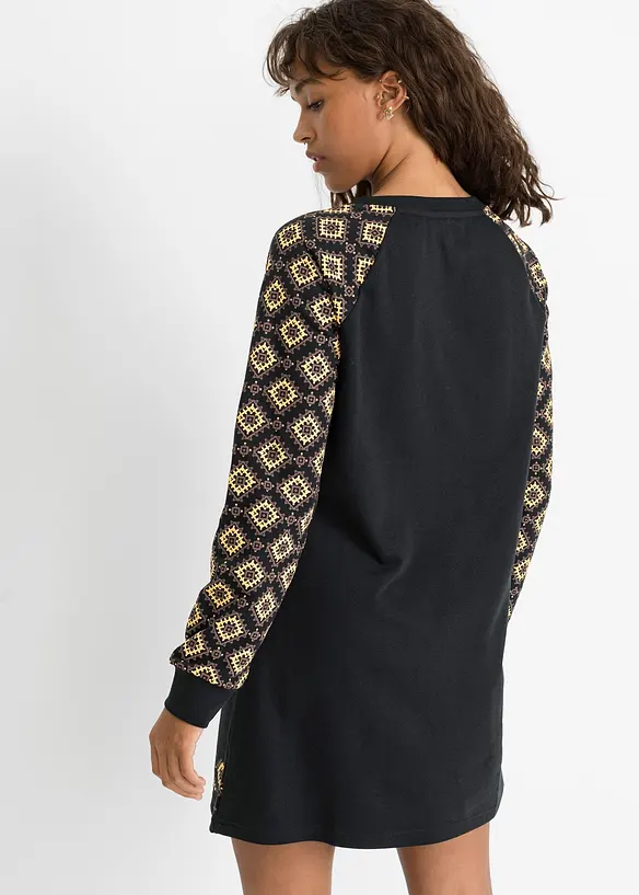 Sweatkleid mit Druck in schwarz von hinten (Totalaufnahme) - bonprix Sweatkleid mit Druck in schwarz von hinten (Totalaufnahme) - bonprix
