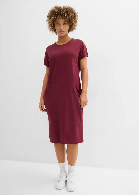 Jerseykleid mit Taschen in rot von vorne (Totalaufnahme) - bonprix Jerseykleid mit Taschen in rot von vorne (Totalaufnahme) - bonprix