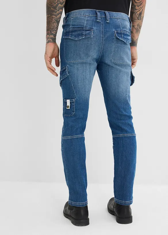 Leichte Regular Fit Cargo-Jeans mit Dehnbund, Straight in blau von hinten - bonprix