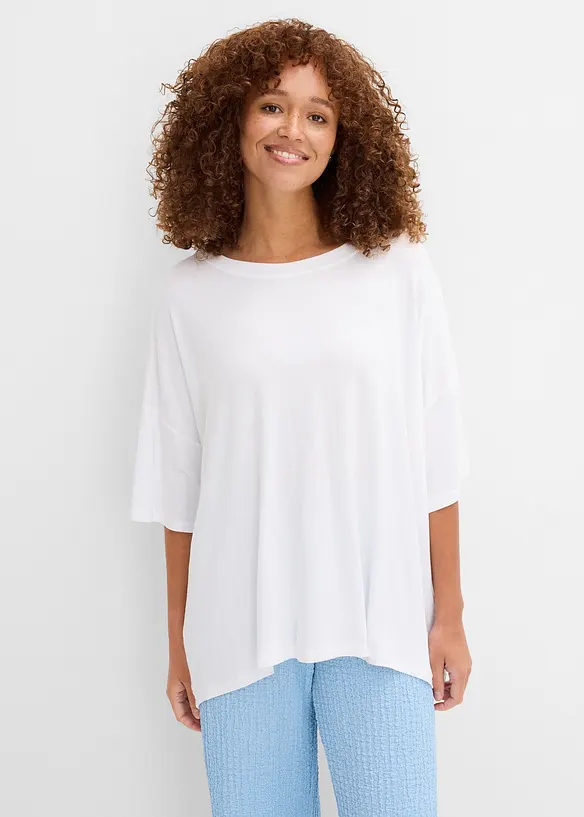 Oversize-Shirt aus fließender Viskose in weiß von vorne (im Anschnitt) - bonprix
