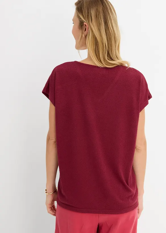 Oversize-Shirt im Struktur-Material in rot von hinten (im Anschnitt) - bonprix Oversize-Shirt im Struktur-Material in rot von hinten (im Anschnitt) - bonprix