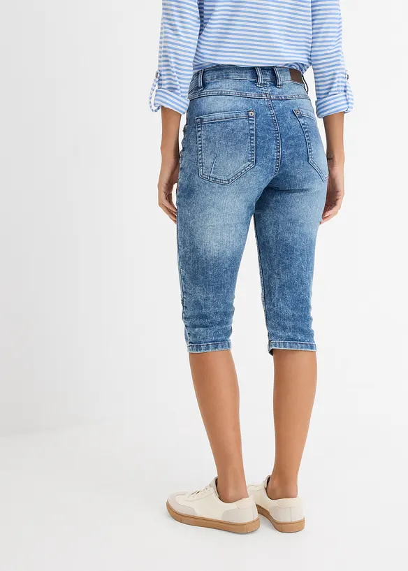 Capri-Jeans Mid Waist, Stretch in blau von hinten - bonprix