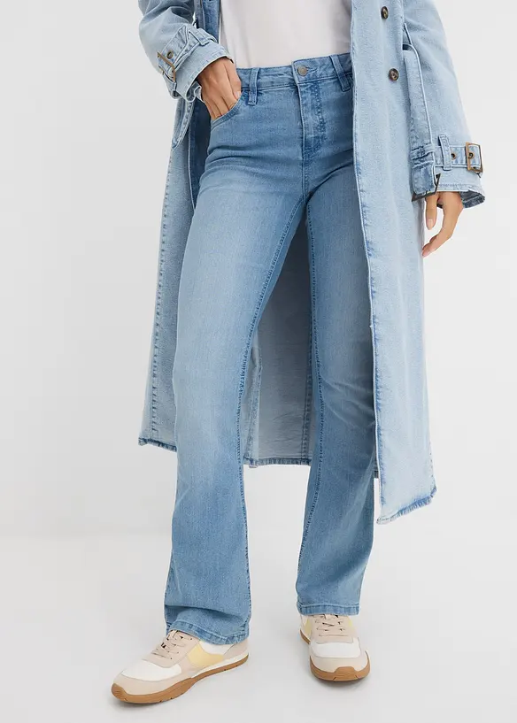 Bootcut-Jeans Mid Waist, Stretch in blau von vorne - bonprix