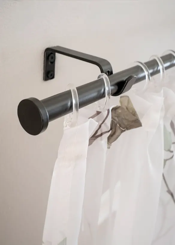 Gardinenstange mit Endstück Scheibe in schwarz (Ambiente) - bonprix