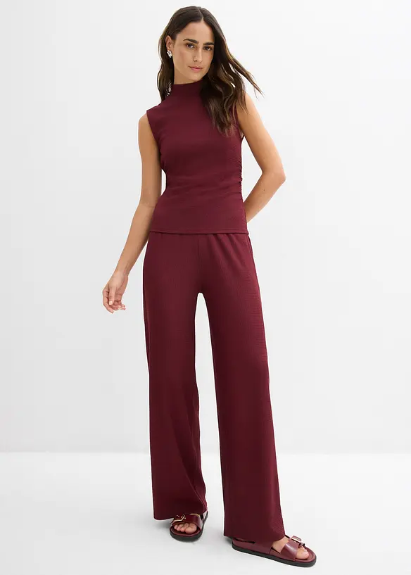 Shirt und Hose (2tlg.Set) aus strukturiertem Crêpe in rot von vorne (Totalaufnahme) - bonprix Shirt und Hose (2tlg.Set) aus strukturiertem Crêpe in rot von vorne (Totalaufnahme) - bonprix