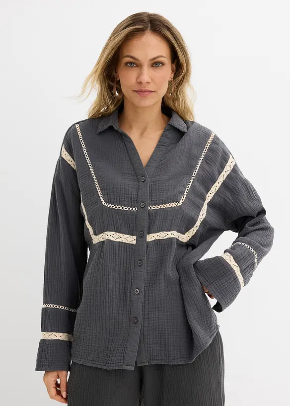 Musselin-Bluse mit Spitzeneinsätzen in grau von vorne (im Anschnitt) - bonprix