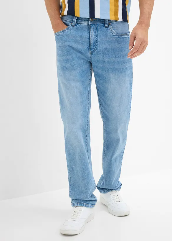 Regular-Fit-Jeans, Straight in blau von vorne - bonprix