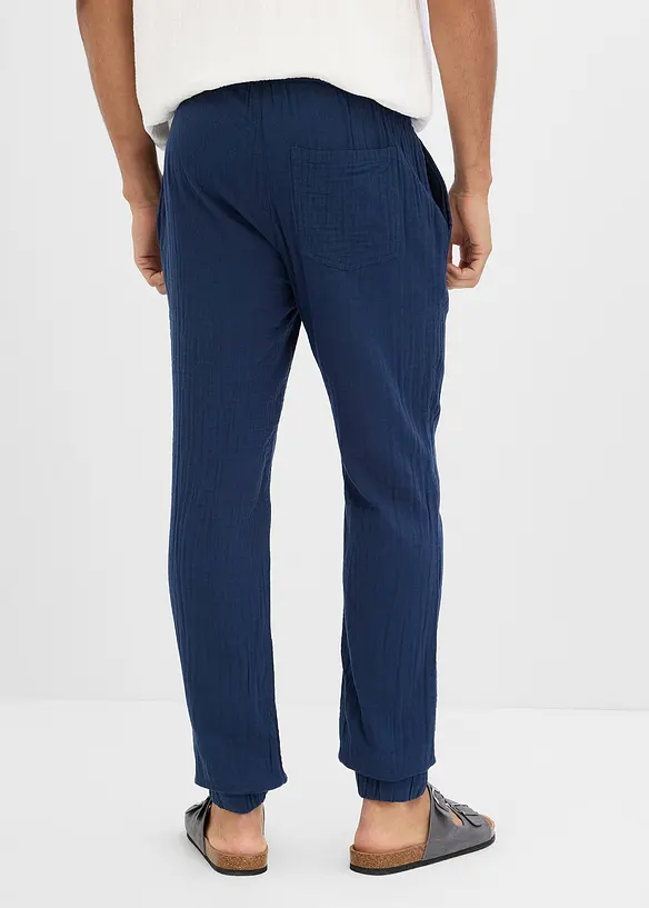Regular Fit Schlupfhose aus weichem Musselin, Tapered in blau von hinten - bonprix