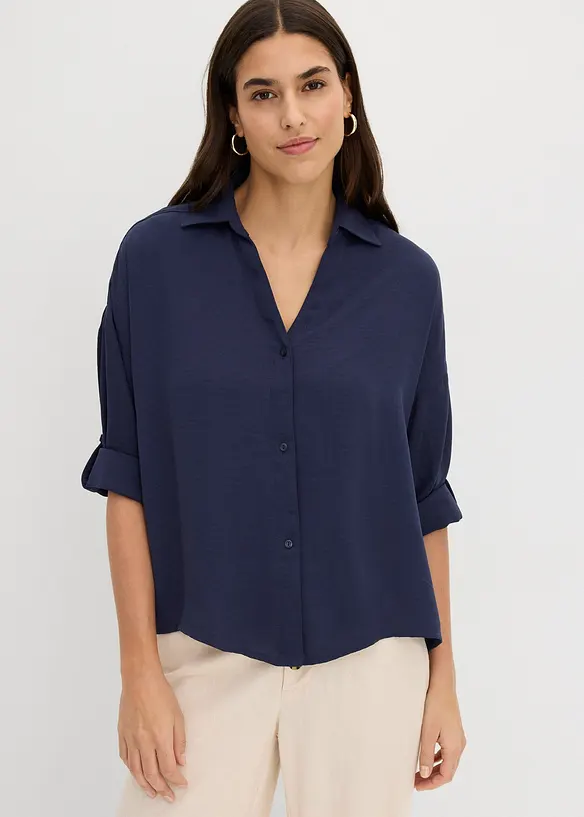 Bluse aus leichtem Crêpe in blau von vorne (im Anschnitt) - bonprix