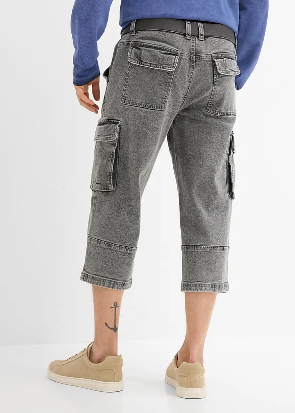 3/4-Cargo-Stretch-Jeans mit Gürtel, Relaxed Fit in grau von hinten - bonprix