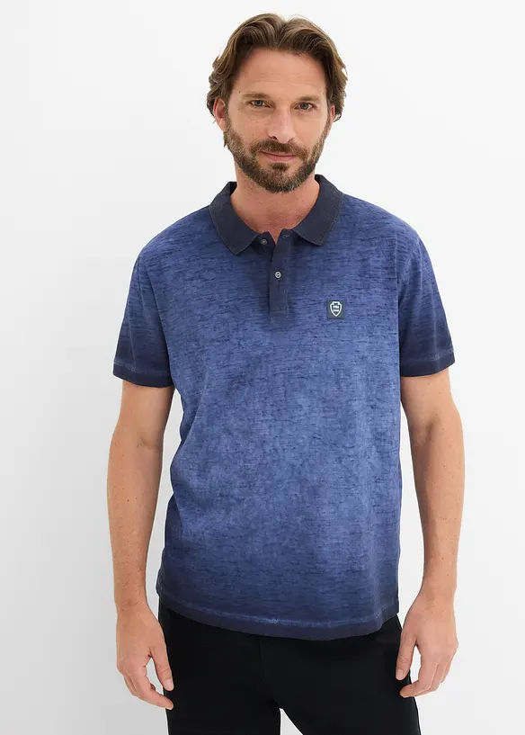 Poloshirt in gewaschener Optik in blau von vorne (im Anschnitt) - bonprix