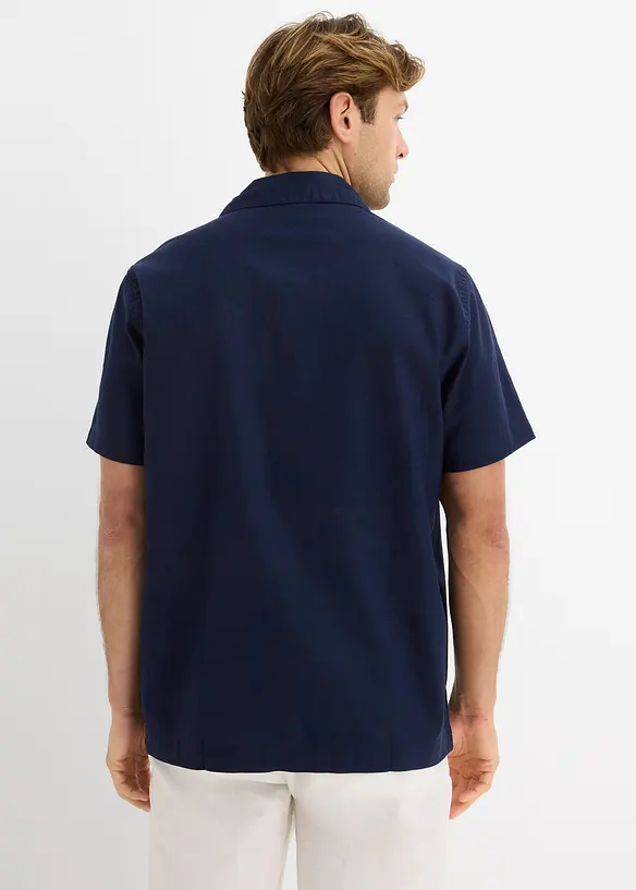 Kurzarmhemd aus Leinen-Mix in Loose Fit in blau von hinten (im Anschnitt) - bonprix