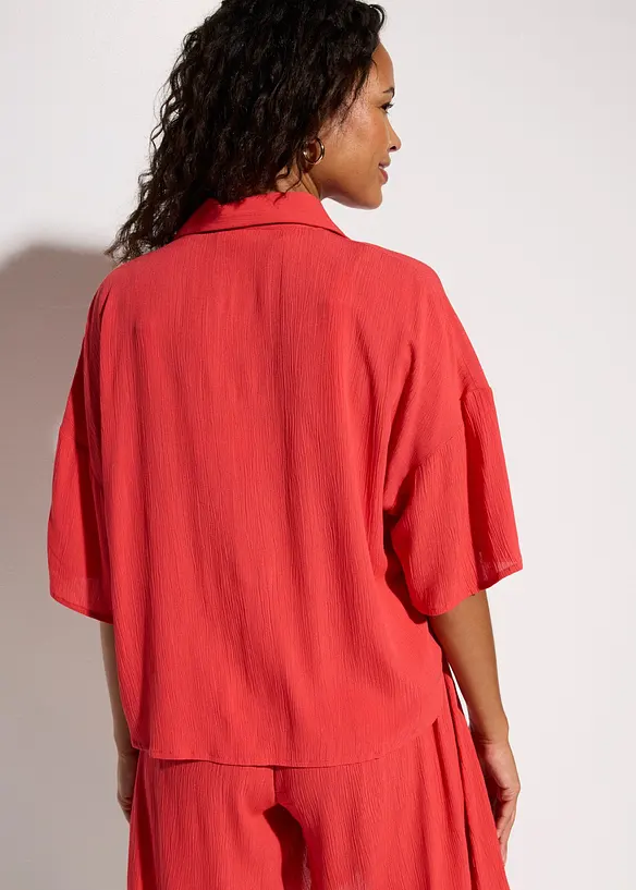 Kurze Strandbluse aus fließender Viskose in rot von hinten (im Anschnitt) - bonprix