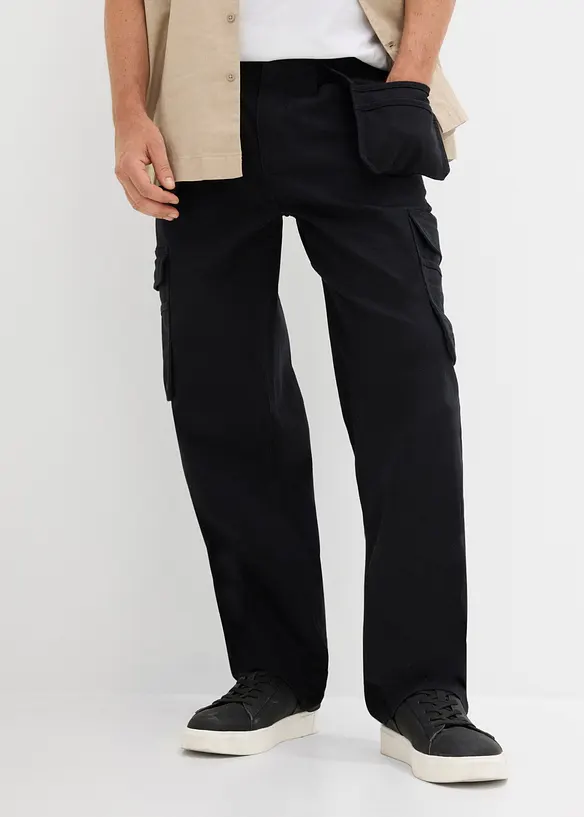 Workwear-Hose mit praktischen Handwerkertaschen in schwarz von vorne - bonprix