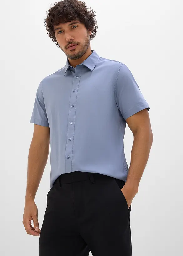 Stretch-Kurzarmhemd in Slim Fit in blau von vorne (im Anschnitt) - bonprix
