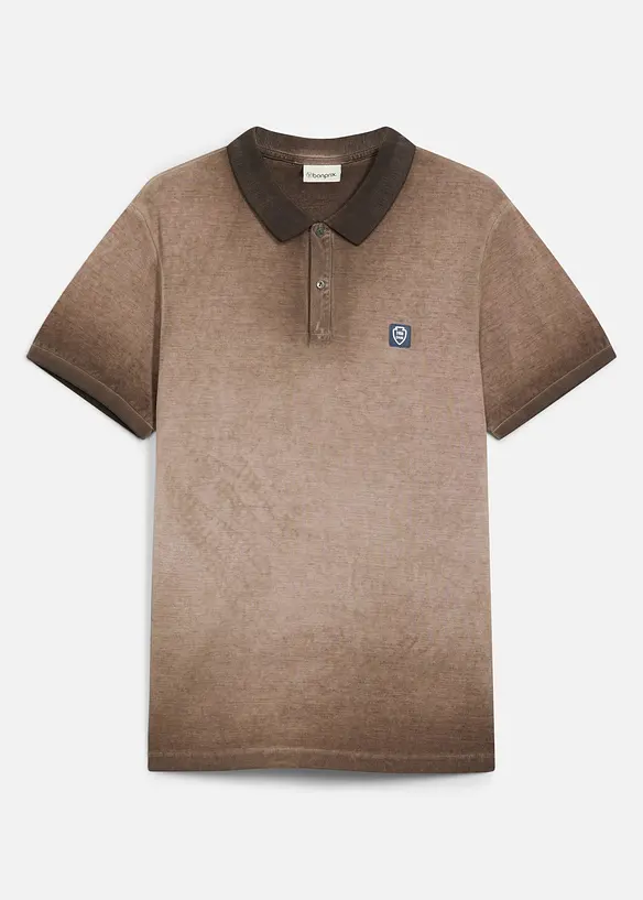 Piqué-Poloshirt in gewaschener Optik in braun von vorne - bonprix