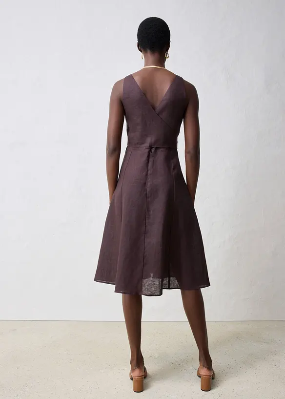Midikleid aus reinem Leinen in braun von hinten (Totalaufnahme) - bonprix Midikleid aus reinem Leinen in braun von hinten (Totalaufnahme) - bonprix