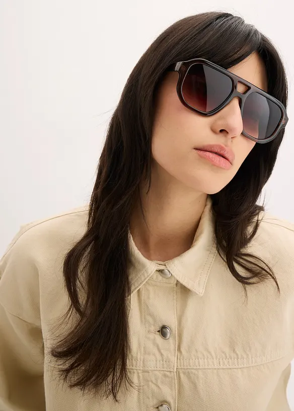 Sonnenbrille mit Kunststoffrahmen in braun von vorne (im Anschnitt) - bonprix