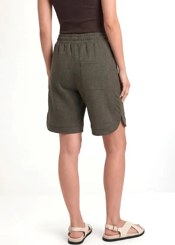 Weite Sweat-Shorts  aus Baumwoll-Mix in grün von hinten - bonprix