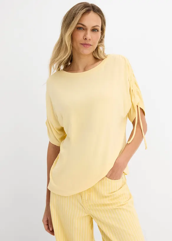 Shirt aus fließender Viskose in gelb von vorne (im Anschnitt) - bonprix