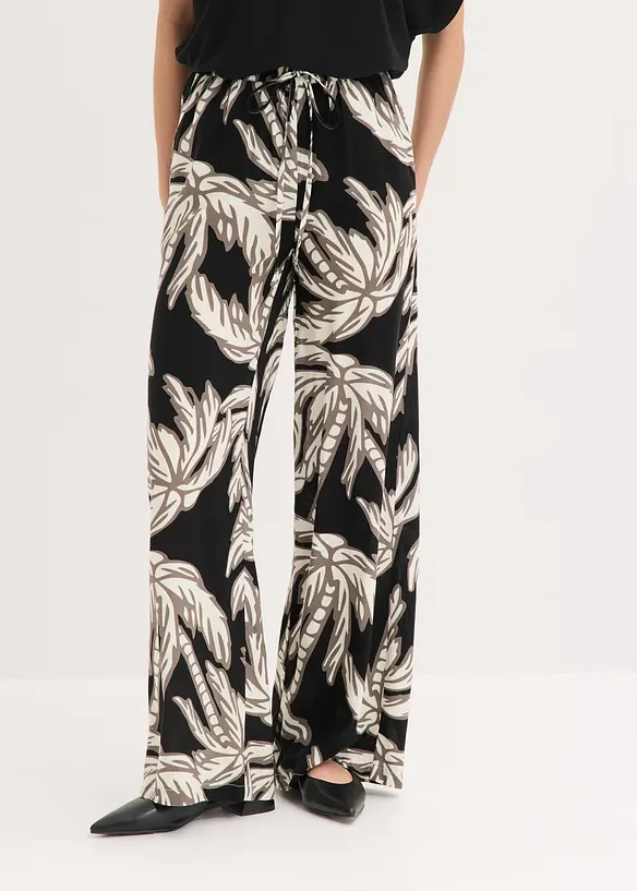 Marlenehose aus fließender Viskose in schwarz von vorne - bonprix