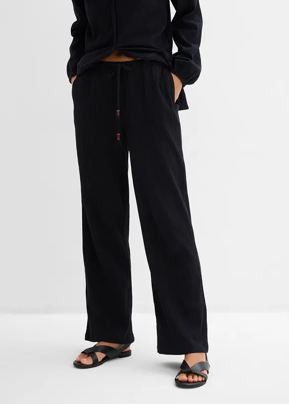 Schlupfhose aus strukturiertem Crinkle in schwarz von vorne - bonprix