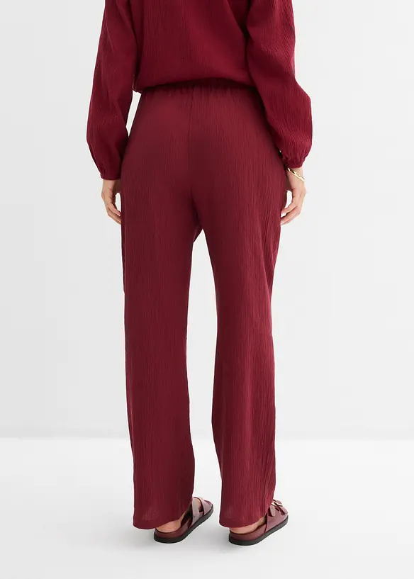 Schlupfhose aus strukturiertem Crinkle in rot von hinten - bonprix
