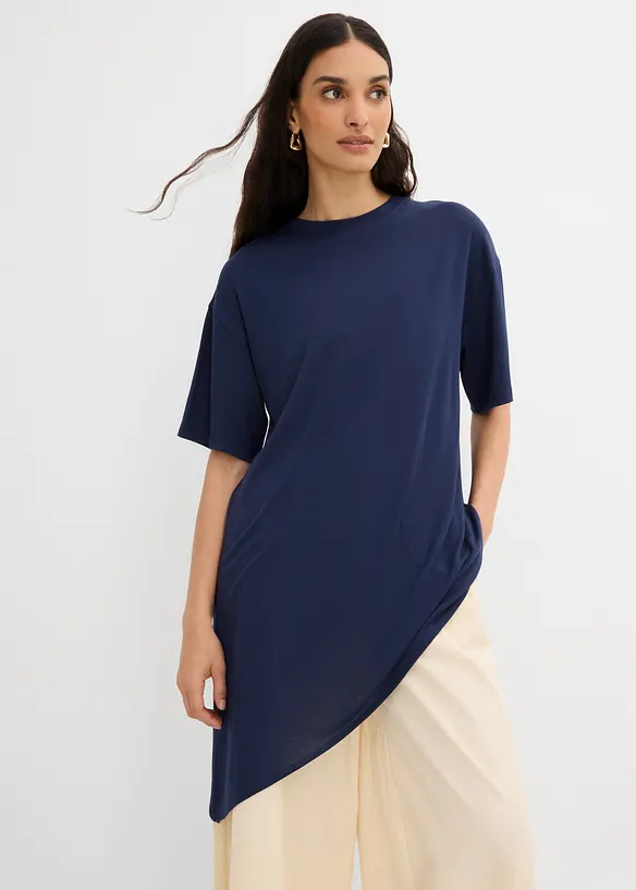 Shirt aus softem Modal-Mix in blau von vorne (im Anschnitt) - bonprix