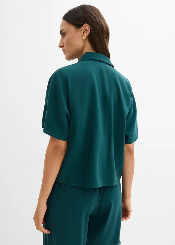 Bluse mit Fledermausärmeln aus Viskose-Mix in grün von hinten (im Anschnitt) - bonprix Bluse mit Fledermausärmeln aus Viskose-Mix in grün von hinten (im Anschnitt) - bonprix
