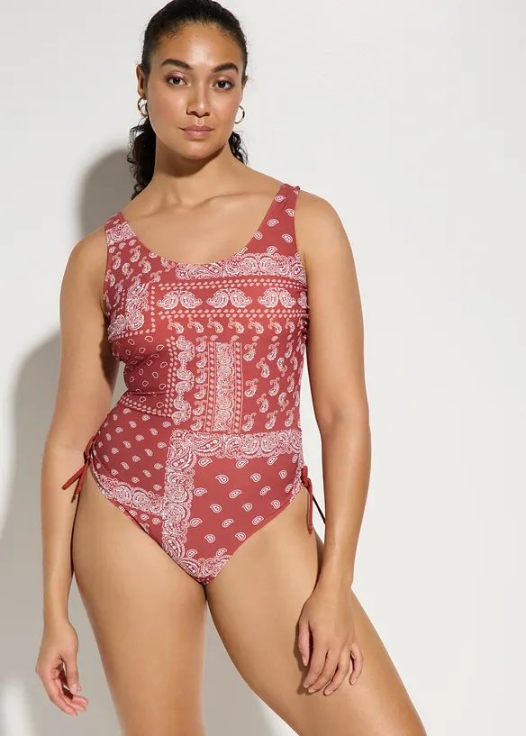 Light Shape-Badeanzug mit seitlicher Raffung in rot von vorne (Totalaufnahme) - bonprix