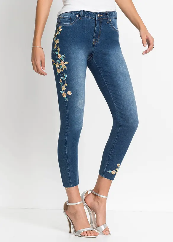 Skinny-Jeans Mid Waist, cropped in blau von vorne - bonprix