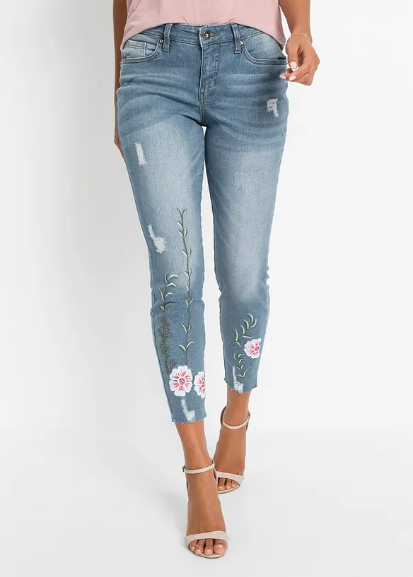 Skinny-Jeans Low Waist, cropped in blau von vorne - bonprix
