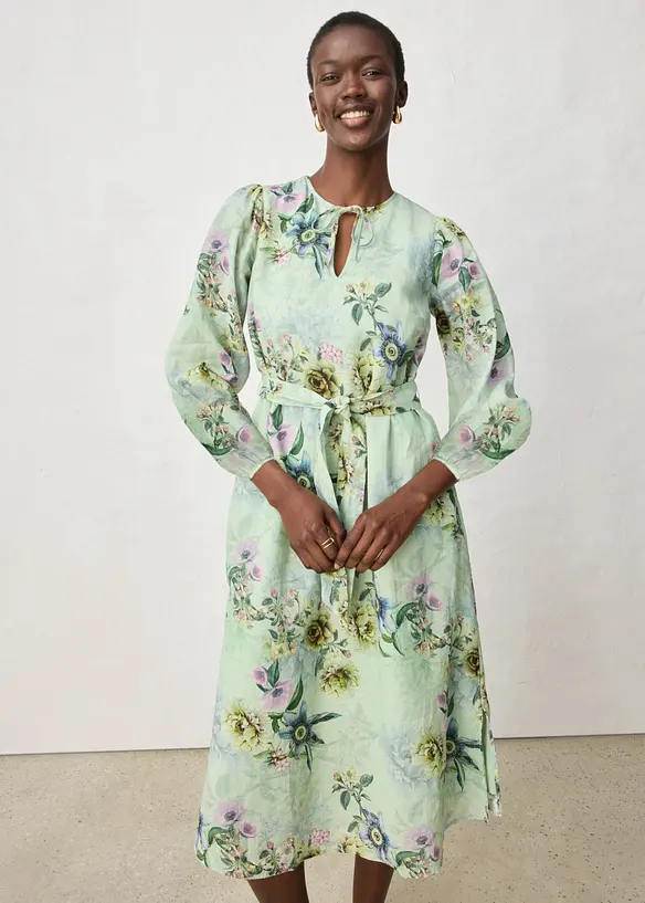 Maxikleid aus Ramie in grün von vorne (Totalaufnahme) - bonprix Maxikleid aus Ramie in grün von vorne (Totalaufnahme) - bonprix