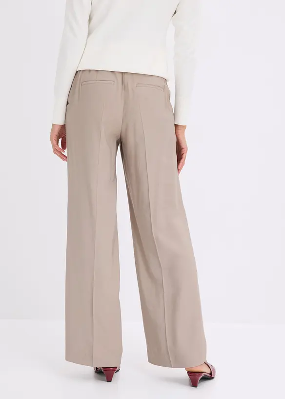 Leichte Marlenehose mit Viskose in braun von hinten - bonprix Leichte Marlenehose mit Viskose in braun von hinten - bonprix