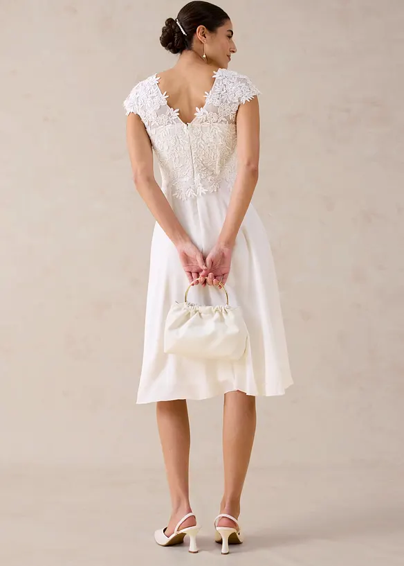 Brautkleid mit Spitze in weiß von hinten (Totalaufnahme) - bonprix