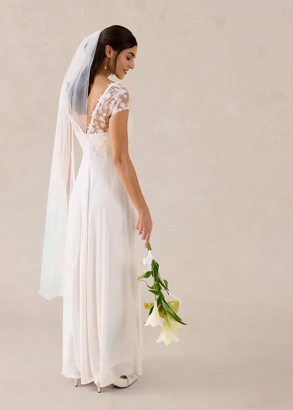 Brautkleid mit Spitze in weiß von hinten (Totalaufnahme) - bonprix