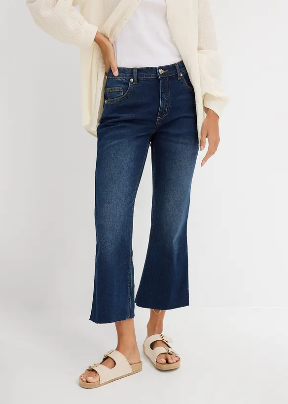 Bootcut-Jeans High Waist, cropped in blau von vorne - bonprix