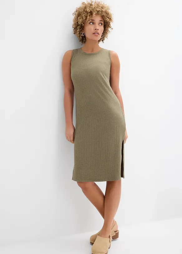 Rippkleid mit seitlichen Schlitzen aus Viskose-Mix in grün von vorne (Totalaufnahme) - bonprix