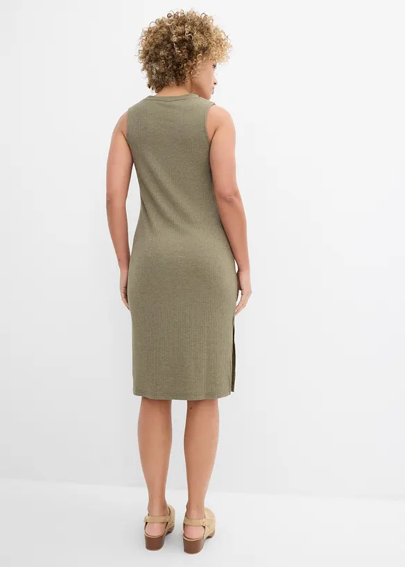 Rippkleid mit seitlichen Schlitzen aus Viskose-Mix in grün von hinten (Totalaufnahme) - bonprix
