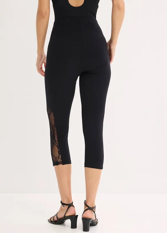 Capri-Leggings mit Spitze in schwarz von hinten - bonprix