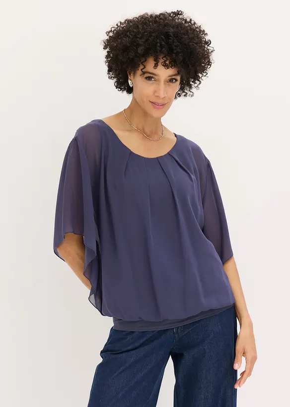 Chiffonbluse mit Fledermausärmel in blau von vorne (im Anschnitt) - bonprix
