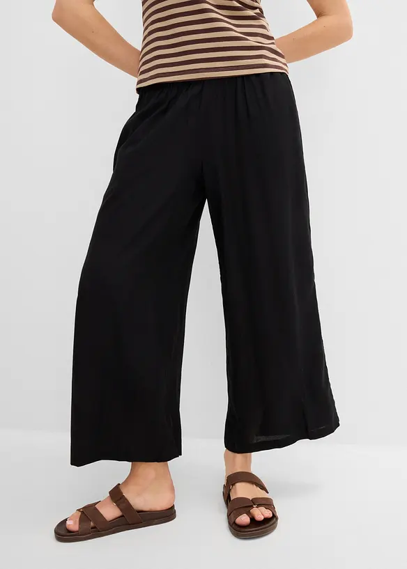 Weite Culotte aus fließender Viskose in schwarz von vorne - bonprix