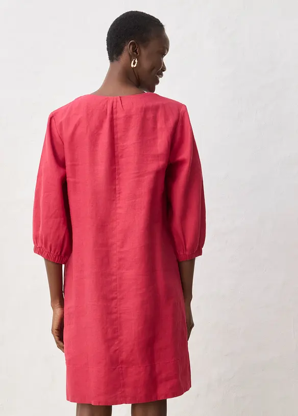 Kleid aus reinem Leinen und 3/4 Arm in rot von hinten (Totalaufnahme) - bonprix